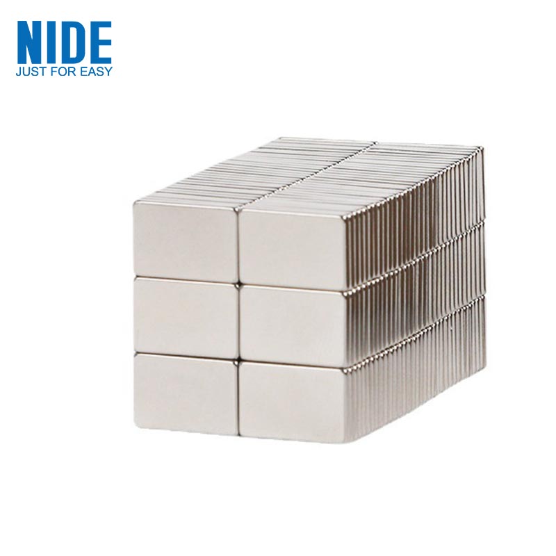 របារមេដែក Neodymium ដ៏រឹងមាំ Sintered NdFeB Magnet